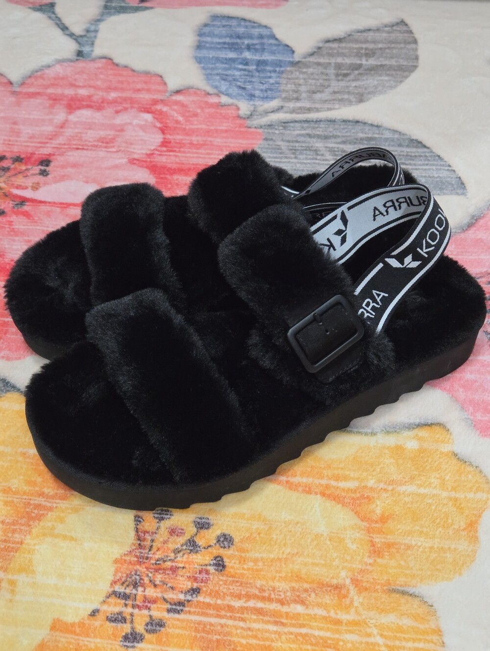 UGG Koolaburra Fuzz-Oh Sandals Size 9